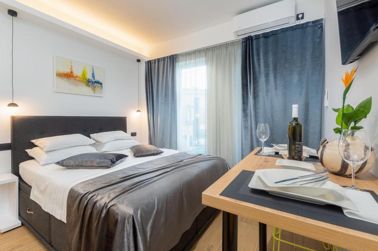 Studio Apartman Lilly With Private Parking In The Yard Of The House Pula Bagian luar foto
