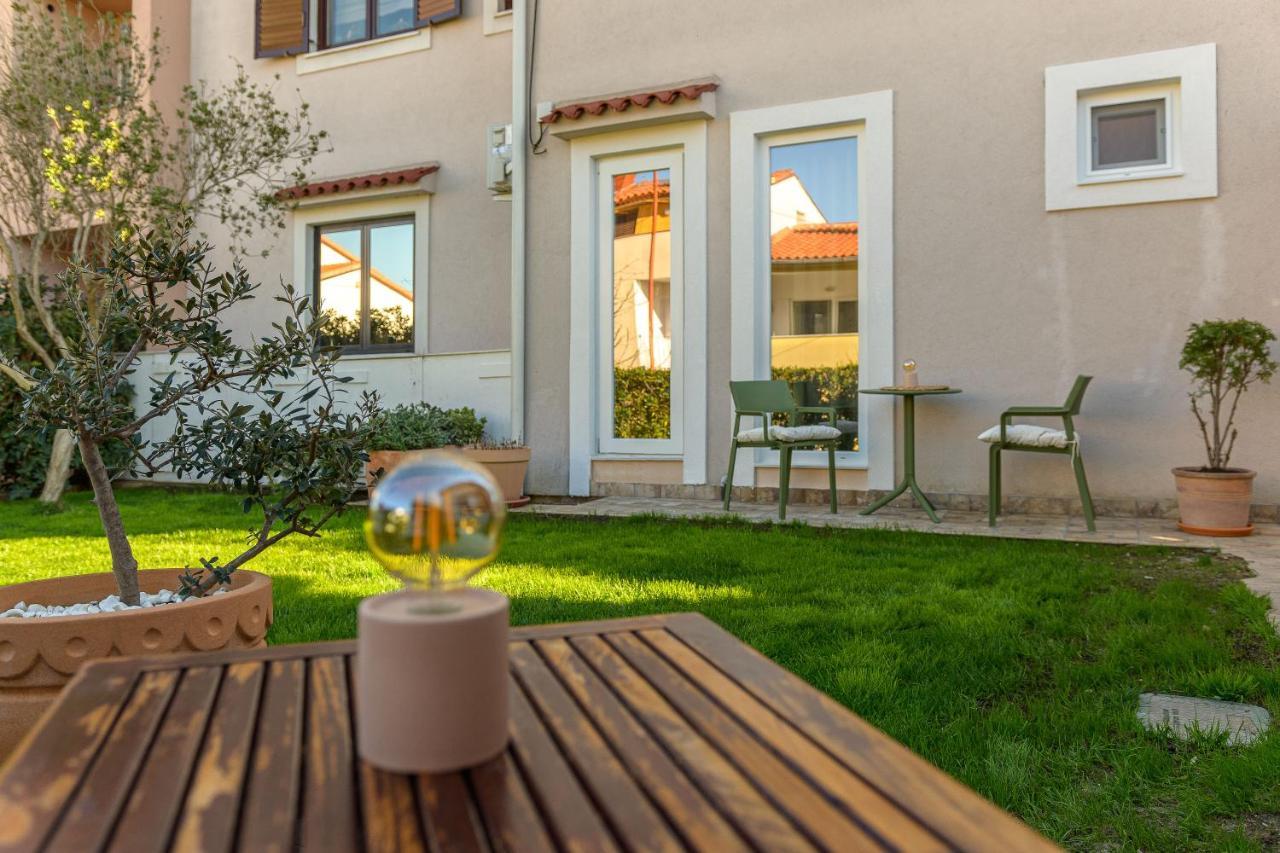 Studio Apartman Lilly With Private Parking In The Yard Of The House Pula Bagian luar foto
